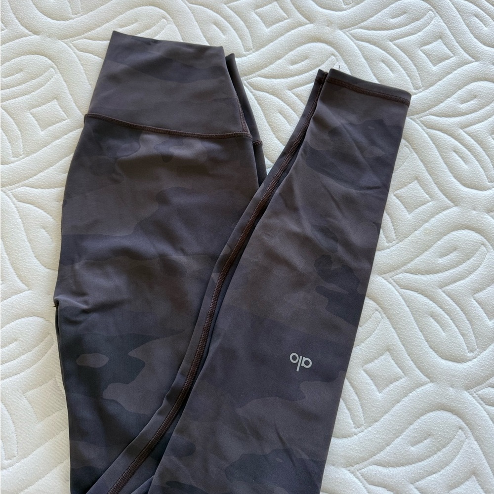 ALO Yoga Vapor Brown Camouflage Leggings